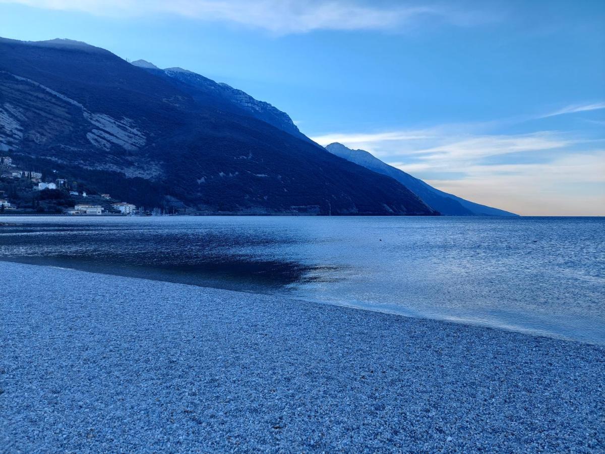 La Bougainville - Luxury Apartment Torbole Sul Garda Exterior foto