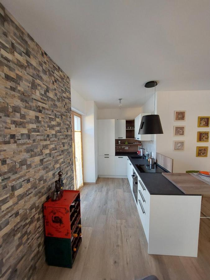 La Bougainville - Luxury Apartment Torbole Sul Garda Exterior foto