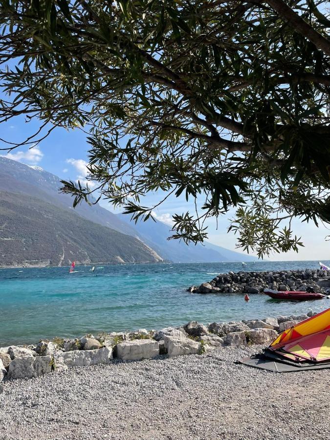 La Bougainville - Luxury Apartment Torbole Sul Garda Exterior foto
