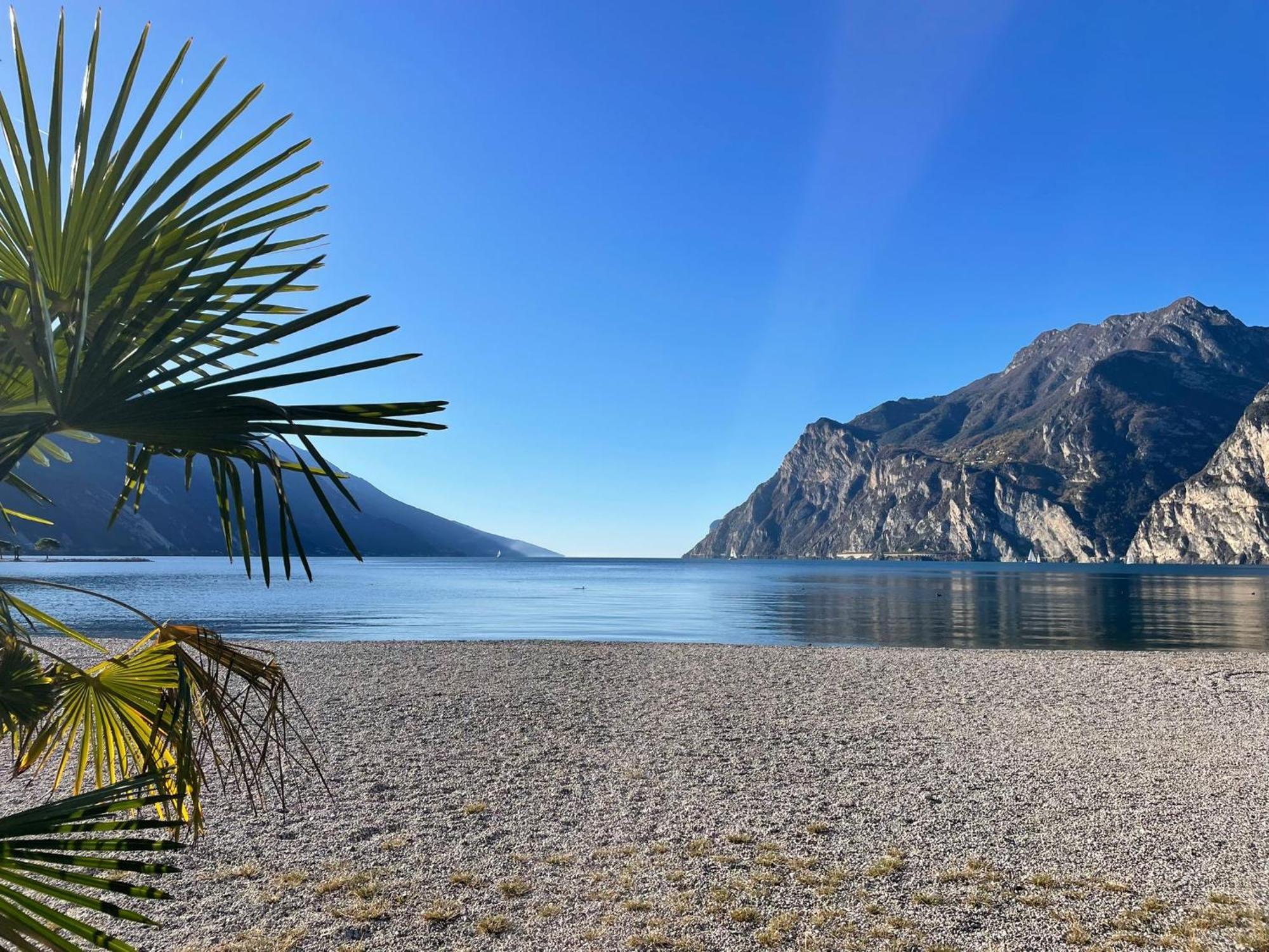 La Bougainville - Luxury Apartment Torbole Sul Garda Exterior foto
